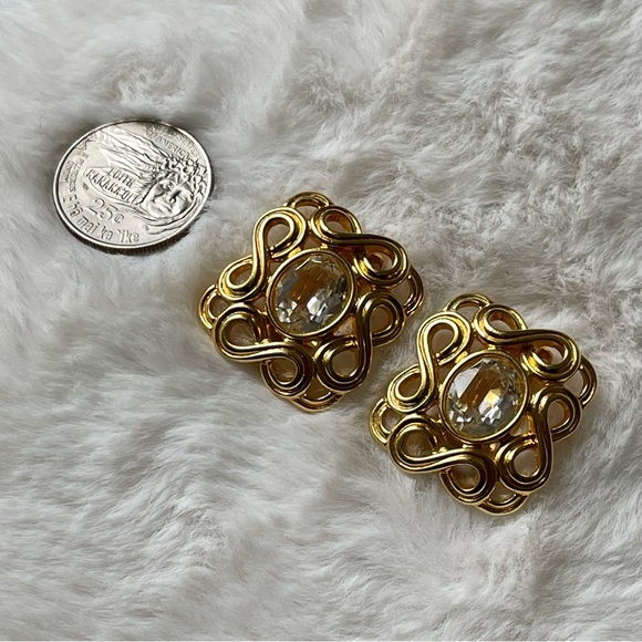 SWAROVSKI | VINTAGE | Gold Tone Large Bold Statement Clip On Earrings - Picture 6 of 13